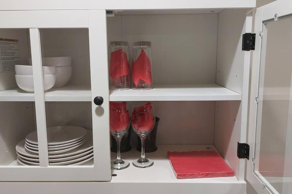 Lovely 1-Bedroom Basement Suite Winnipeg Exteriör bild