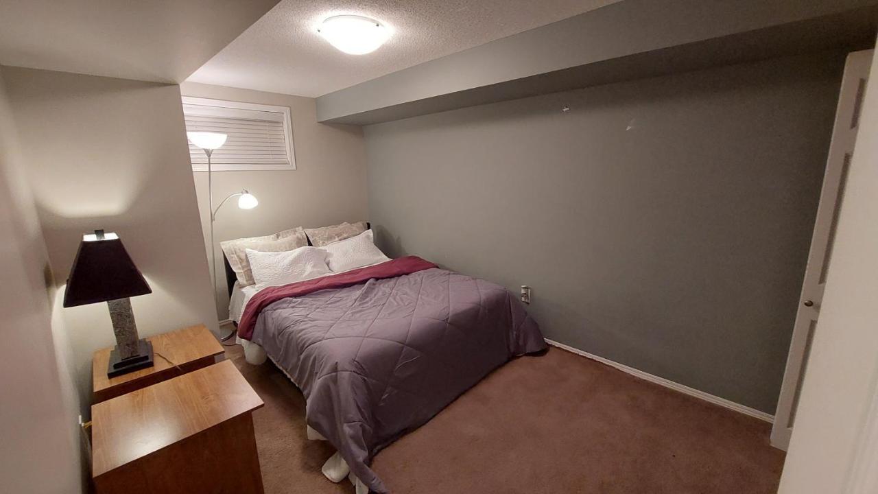 Lovely 1-Bedroom Basement Suite Winnipeg Exteriör bild
